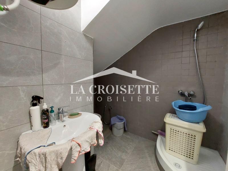 Triplex S+4 avec piscine à La Soukra